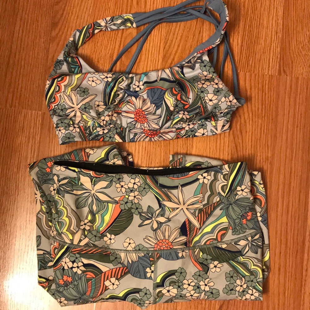 Victoria secret yoga set pants & spots bra